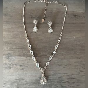 Necklace & Earring Jewelry Set